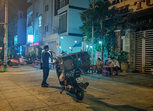 Đề nghị không được hát karaoke bằng loa kéo ở các khu dân cư