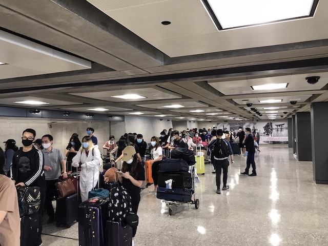 Chuyến bay mới nhất đưa công dân từ Mỹ về đã hạ cánh xuống sân bay quốc tế Nội Bài. Ảnh: Bộ Ngoại giao.