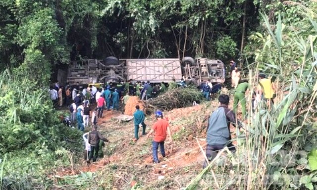 Rất đ&ocirc;ng lực lượng được huy động đến hiện trường