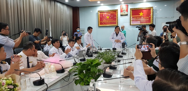 Sáng nay (11/7), phi công người Anh chính thức xuất viện