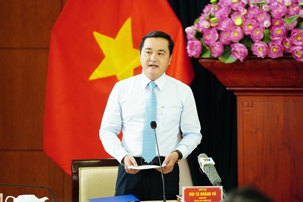 Ông Bùi Tá Hoàng Vũ, Giám đốc Sở Du lịch TP Hồ Chí Minh trong phiên chất vấn sáng ngày 11/7.