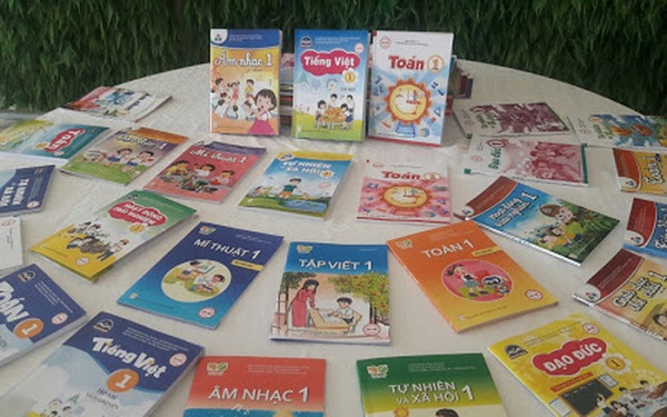 Ủy ban Thường vụ Quốc hội xem xét bổ sung sách giáo khoa vào danh mục hàng hoá do Nhà nước định giá