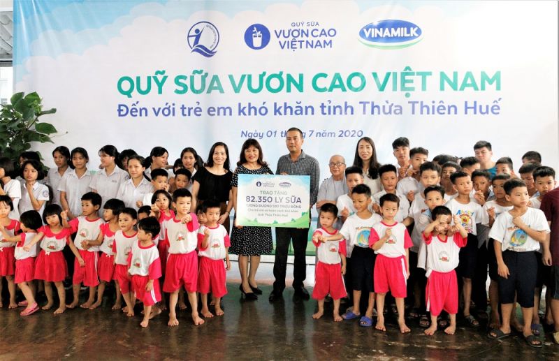 Quỹ sữa Vươn Cao Việt Nam mang niềm vui đến trẻ em tại tỉnh Thừa Thiên Huế
