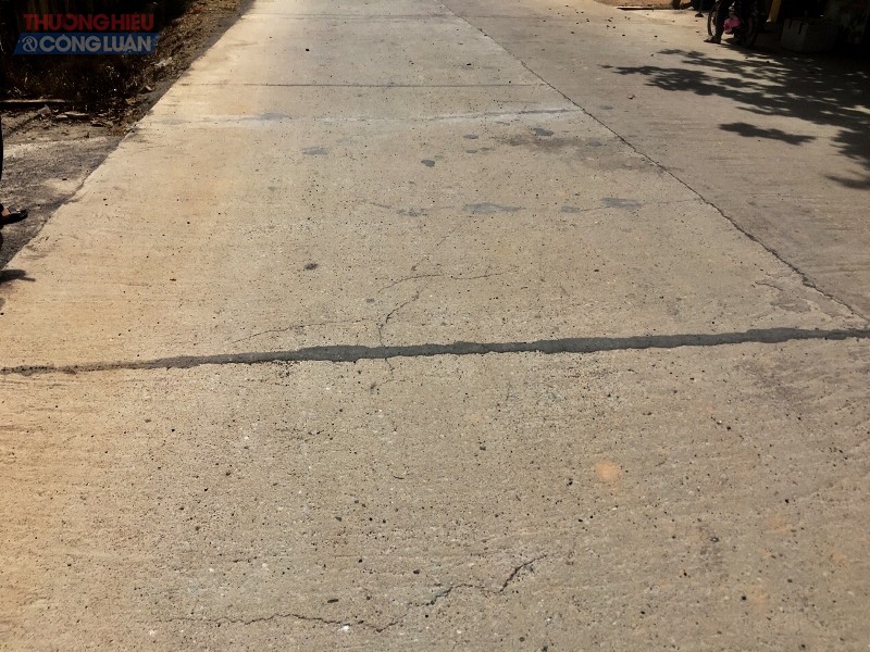 Hàng loạt vết nứt, gãy xảy ra tại tuyến đường của Công trình Cải tạo, nâng cấp đường nối từ đường 16 đến nhánh Đông đường Hồ Chí Minh, huyện Lệ Thủy (Quảng Bình)