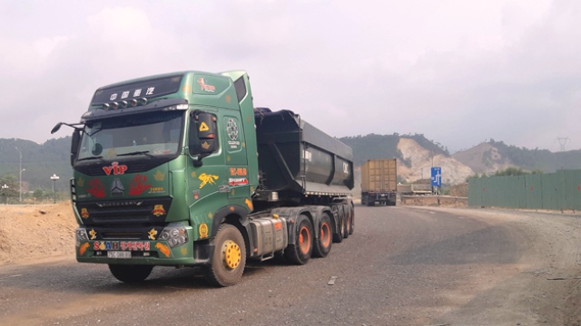 Việc đẩy nhanh triển khai dự &aacute;n đường cao tốc La Sơn - T&uacute;y Loan sẽ gi&uacute;p xe lưu th&ocirc;ng thuận tiện, g&oacute;p phần ph&aacute;t triển kinh tế - x&atilde; hội