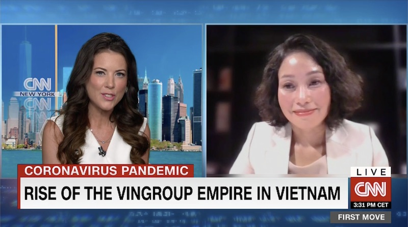 Bà Lê Thị Thu Thuỷ - Phó Chủ Tịch Tập đoàn Vingroup (bên phải) trò chuyện cùng nhà báo nổi tiếng Julia Chatterley trong chương trình First Move của CNN.