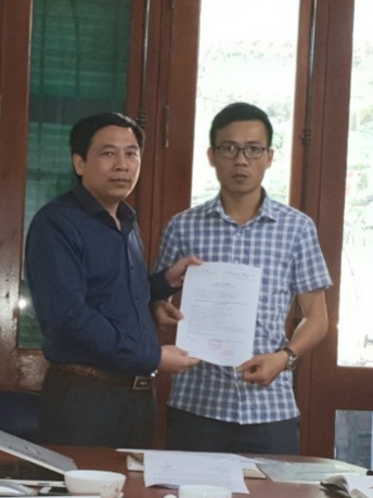 Tổng biên tập Vũ Đức Thuận trao quyết định bổ nhiệm Tổng Thư ký kiêm Trưởng Văn phòng đại diện Tạp chí Thương hiệu và Công luận tại TP HCM