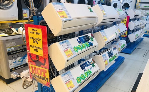 Điều hòa bình dân giảm giá gần 50%, có chiếc còn hơn 4 triệu đồng