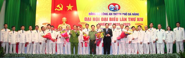 Ban chấp hành Đảng bộ CATP Đà Nẵng khoá XIV, nhiệm kỳ 2020-2025 ra mắt Đại hội