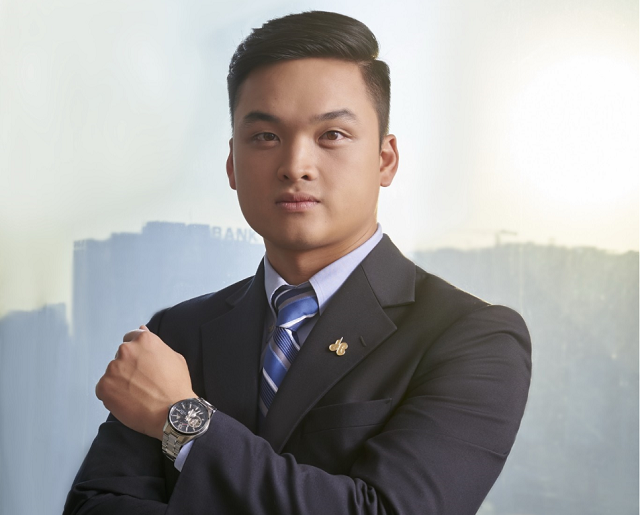 Ở tuổi 28, ông Lê Viết Hiếu được bổ nhiệm làm TGĐ Tập đoàn Xây dựng Hòa Bình