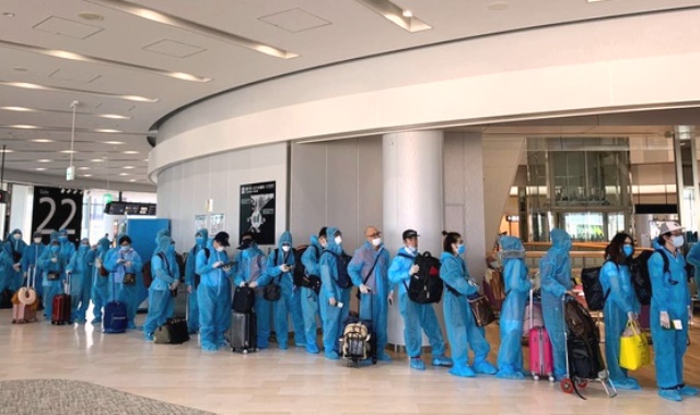 Công dân Việt Nam hồi hương về đến sân bay Đà Nẵng