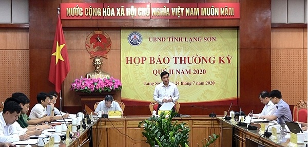 Phó chủ tịch Nguyễn Long Hải phát biểu tại buổi họp báo