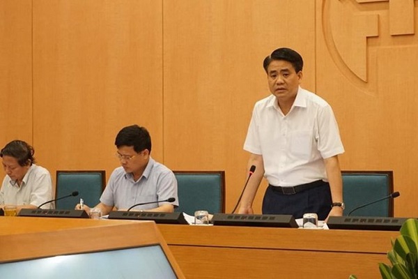 ông Nguyễn Đức Chung, Chủ tịch Ủy ban Nhân dân thành phố Hà Nội, Trưởng Ban Chỉ đạo phòng chống dịch COVID-19 thành phố đã chủ trì cuộc họp trực tuyến với các quận huyện, sở ngành để triển khai các biện pháp không để dịch bệnh lây lan.