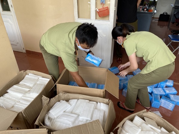 Gia Lai: Tạm giữ gần 18.000 chiếc khẩu trang không rõ nguồn gốc xuất xứ