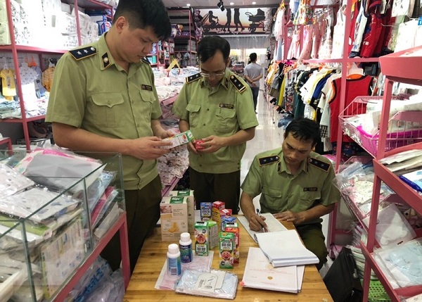 Lào Cai xử phạt hành chính gần 70 triệu đồng về vi phạm kinh doanh thực phẩm chức năng nhập lậu