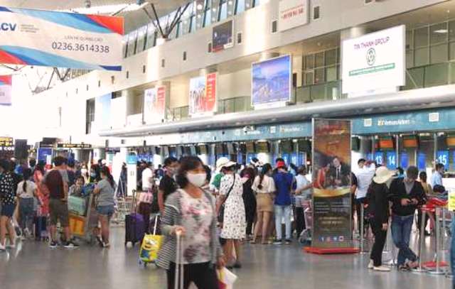 Đối với những người ở các địa phương không có sân bay thì phải chấp nhận ở lại Đà Nẵng, cách ly 14 ngày rồi sau đó về quê bằng các phương tiện phù hợp