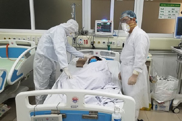 Bệnh nhân mắc Covid-19 điều trị tại BV Bệnh nhiệt đới Trung ương (Ảnh: Hải Phong)