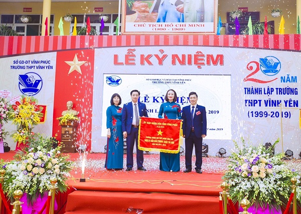Trường THPT Vĩnh Yên đơn vị dẫn đầu phong trào thi đua năm học 2018-2019