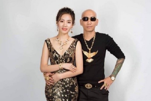 Lê Văn Phú và vợ