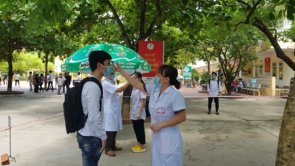 Phú Thọ: Phòng dịch chặt chẽ, 13.808 thí sinh yên tâm đến trường làm thủ tục