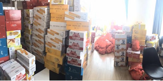Hơn nửa tấn bánh trung thu trôi nổi suýt bị tung ra thị trường Hà Nội