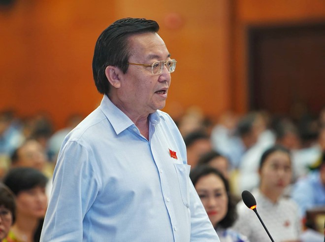 Ông Lê Hồng Sơn, Giám đốc Sở Giáo dục và Đào tạo TP.HCM bị phê bình nghiêm khắc