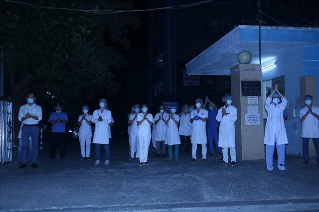 Bệnh viện C Đà Nẵng chính thức được dỡ bỏ cách ly sau 14 ngày. Ảnh: Mai Hương