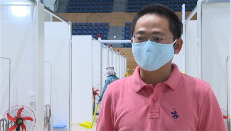 kỹ sư Đoàn Khắc Trung – Trưởng Ban Chiến dịch thi công Bệnh viện dã chiến tại Cung Thể thao Tiên Sơn (Đà Nẵng)