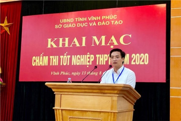 Ông Nguyễn Văn Huyến, Giám đốc Sở GD&ĐT Vĩnh Phúc phát biểu tại lễ khai mạc chấm thi