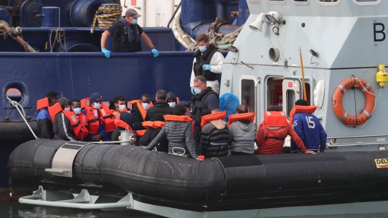 Anh thắt chặt biện pháp hạn chế nhập cư qua Eo biển Manche vì nạn vượt biên trái phép