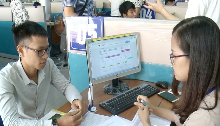 Người lao động được tư vấn, giới thiệu việc làm (Ảnh: bacninh.gov.vn)