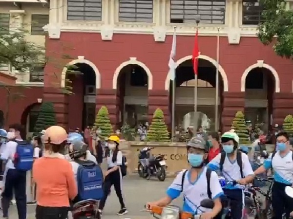 Đồng Nai: Xử phạt 15 triệu đồng trường cho học sinh đi học giữa mùa dịch