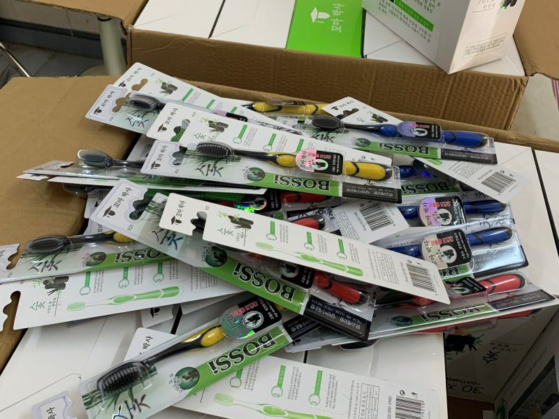 Nghệ An: Thu phạt gần 30 triệu đồng cơ sở kinh doanh hàng lậu qua Facebook