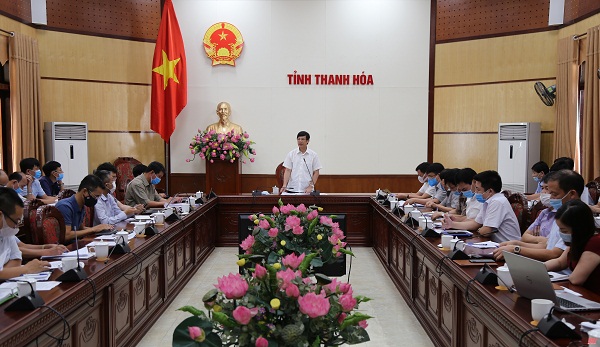 Ông Nguyễn Đình Xứng, Phó Bí thư Tỉnh ủy, Chủ tịch UBND tỉnh phát biểu tại hội nghị.
