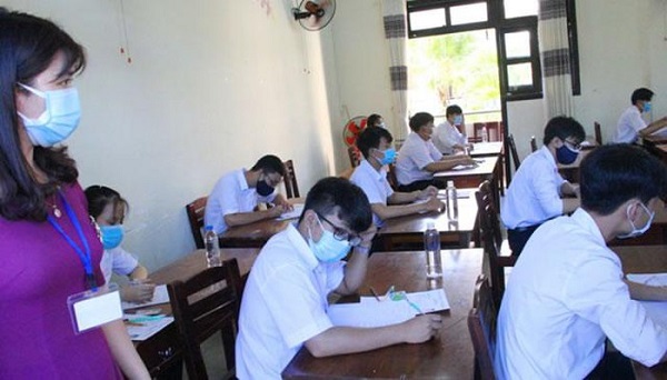 Các thí sinh tham gia kỳ thi tốt nghiệp THPT đợt 1 tại tỉnh Quảng Nam (Ảnh: Trần Tân)