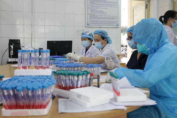 Phòng xét nghiệm tại Trung tâm kiểm soát bệnh tật Đà Nẵng