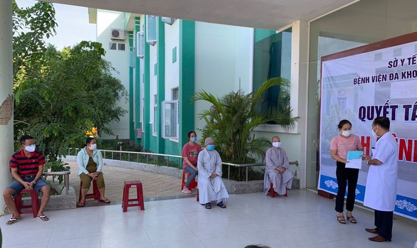 Nữ sinh tái dương tính COVID-19 sau 4 ngày xuất viện