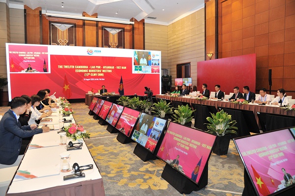 Hội nghị Bộ trưởng Kinh tế các nước Campuchia, Lào, Myanma, Việt Nam lần thứ 12 (CLMV EMM 12) đã diễn ra tại Hà Nội theo hình thức họp trực tuyến