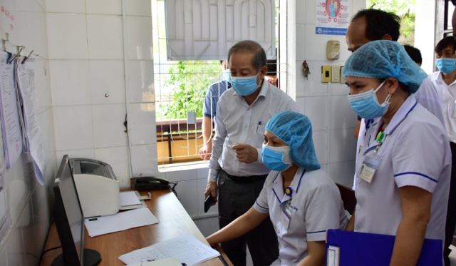Thăm Trạm y tế xã Phú Thượng