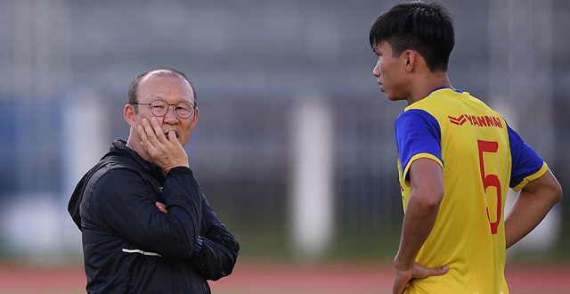 Thầy Park gạt Văn Hậu trong đội hình U22 Việt Nam vì quá quan trọng