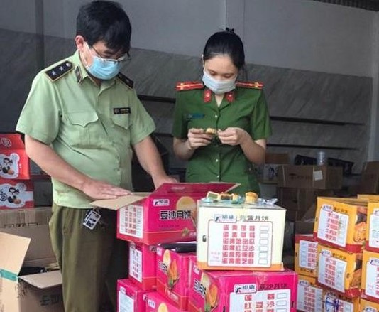 Hà Nội: Phát hiện nhiều điểm tập kết bánh trung thu nhập lậu