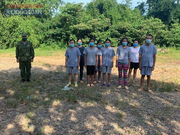 Các đối tượng nhập cảnh trái phép bị phát hiện, bắt giữ tại khu vực biên giới thuộc xã Bắc Sơn, TP Móng Cái, ngày 30/7.