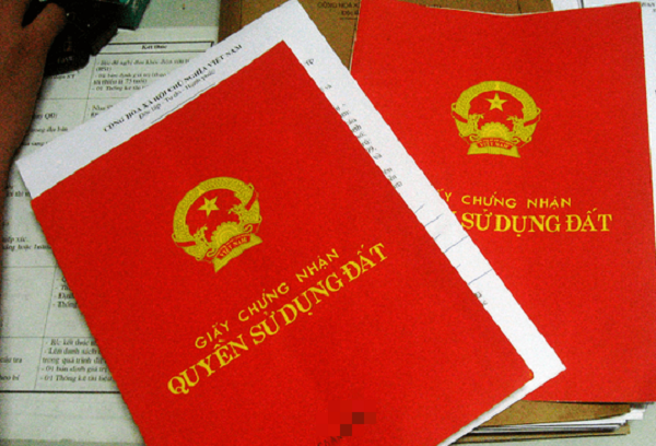 Đà Nẵng: Lập đoàn thanh tra sau vụ nhân viên nhà đất mang sổ đỏ cho "mượn"
