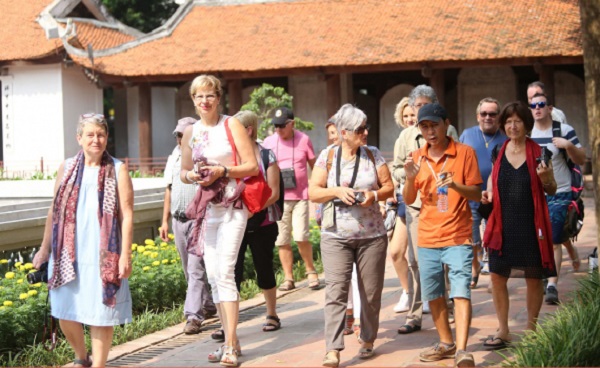 Gần 3,8 triệu lượt khách quốc tế đến Việt Nam trong 8 tháng