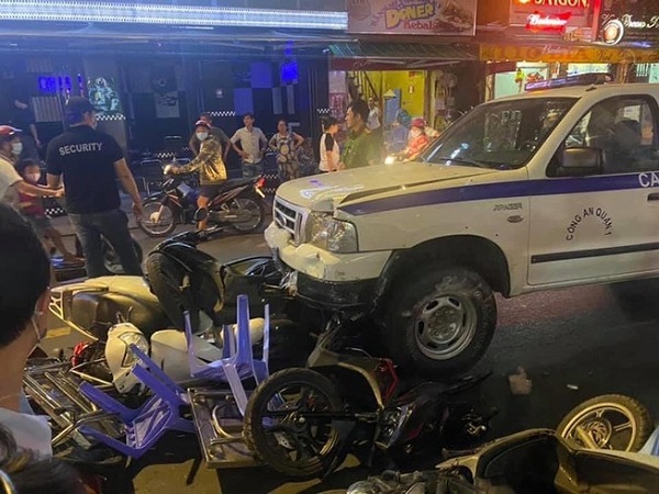 Xe công an lao vào quán nhậu tại TP.HCM: Lái xe là bảo vệ dân phố