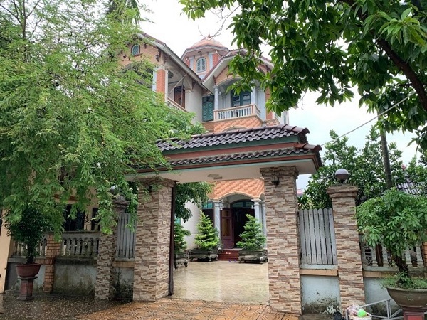 Mảnh đất hơn 340m2 với ngôi nhà 3 tầng ở thôn Đồng Bụt (xã Ngọc Liệp, Quốc Oai, Hà Nội) đang có khiếu kiện bởi cấp chồng sổ đỏ