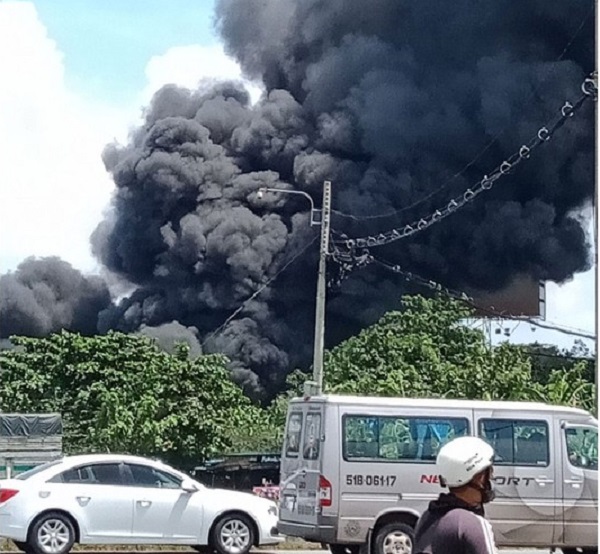 TP.HCM: Nguyên nhân vụ cháy thiêu rụi 12 ô tô trong bãi đỗ xe