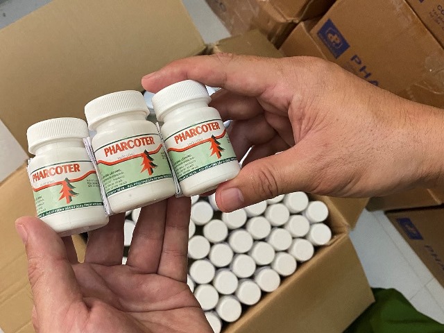 Nghệ An: Bắt 3 đối tượng chuyên sản xuất, buôn bán thuốc trị ho giả