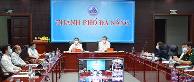 Chủ tịch UBND thành phố Huỳnh Đức Thơ chủ trì buổi họp