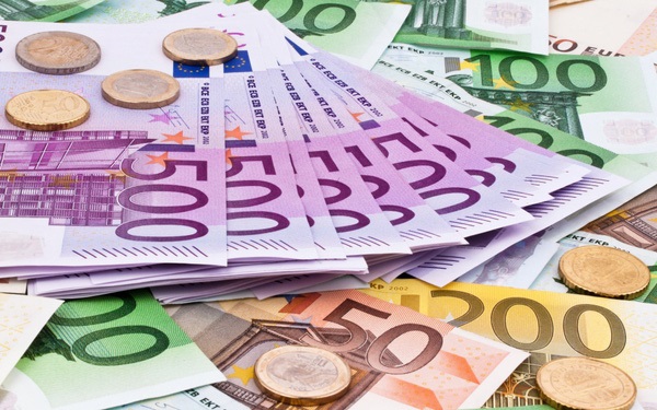 Tỷ giá ngoại tệ ngày 2/9: Đồng USD chưa dứt đà giảm, đồng euro tăng vọt